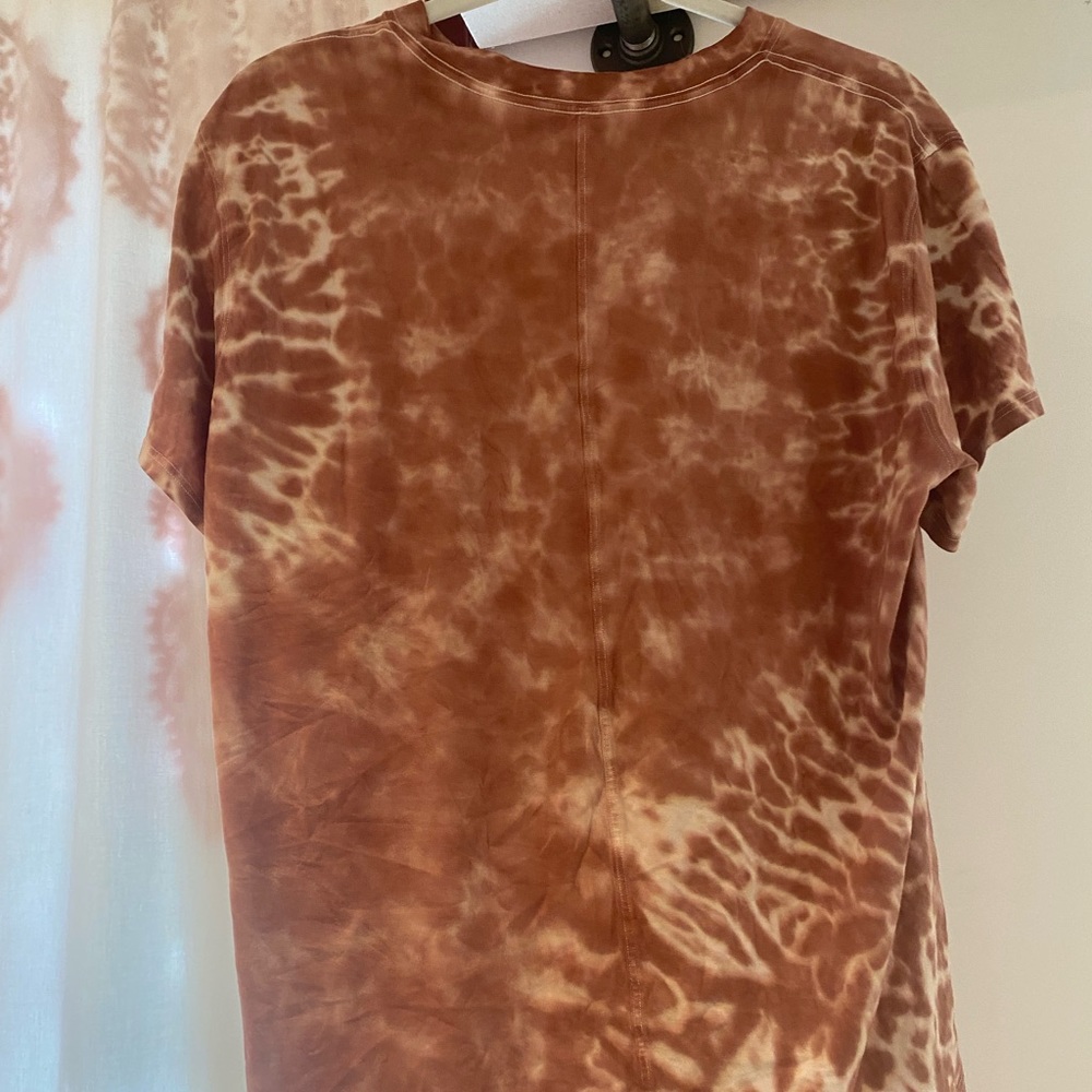 Lululemon t shirt